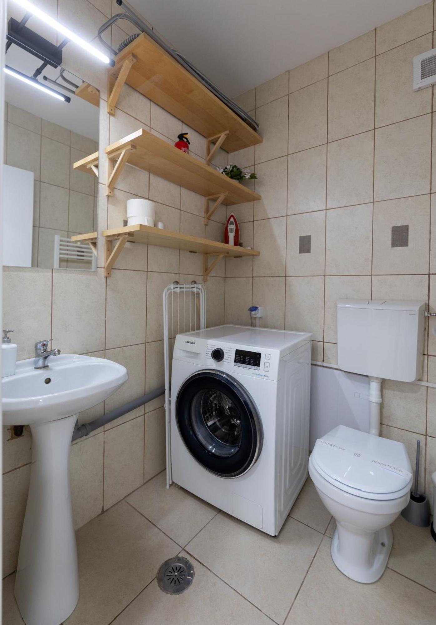 Obor Central Oasis --Secured Parking Nearby --Self Check-In-- 1Min Metro Station Bucarest Esterno foto